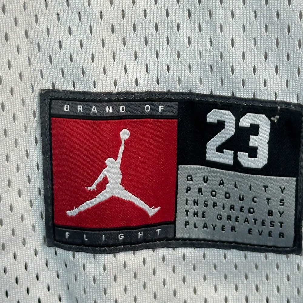 Vintage Jordan 23 Basketball Jersey Youth Large White Black Red Y2K - Picture 6 of 7